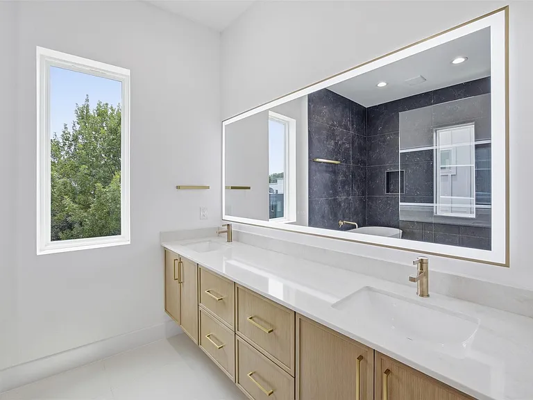 4605 Belmont Ave #A2 — Photo 30