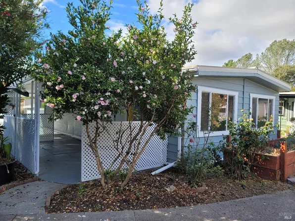 60 Sequoia Circle, Santa Rosa, CA 95401