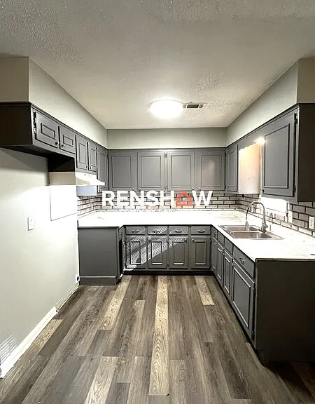 5107 Belfast Dr — Photo 2
