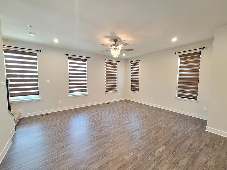 8667 Shady Pines Dr — Photo 12