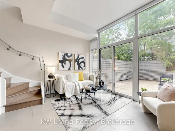 3 Market St #632, Toronto, ON M5E 0A3
