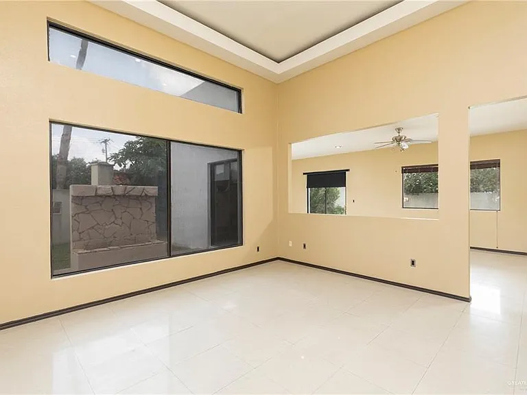 2037 S 45th St — Photo 9