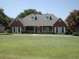 90 Woodland Ln, Round Rock, TX 78664