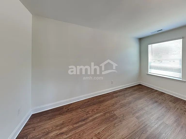 334 Elmhurst Dr — Photo 18