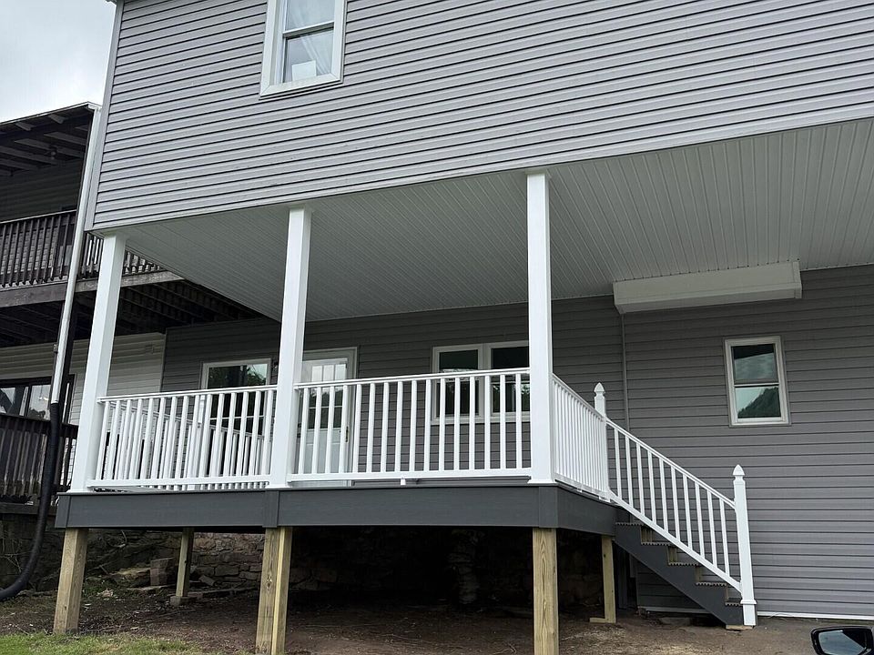1st image of 825 1/2 W Shamokin St