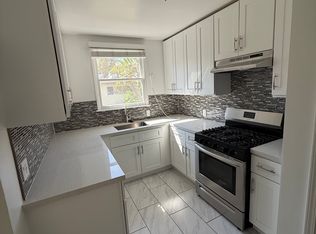 14926 Dickens St #7, Sherman Oaks, CA 91403
