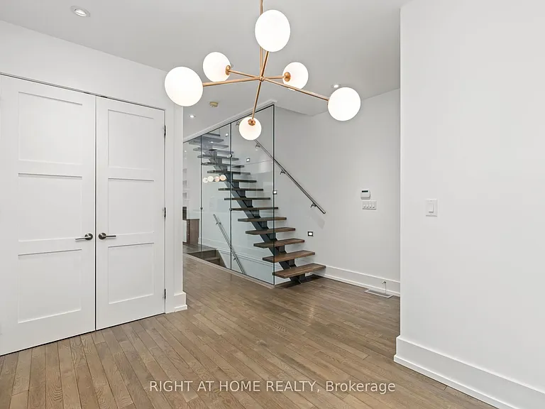 66 Havelock St #11 — Photo 6