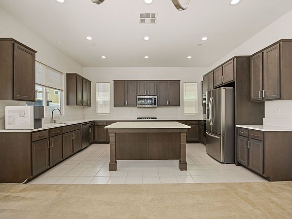 4th image of 1805 Martinez Dr