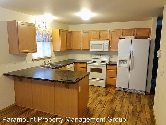 2nd image of 1960 Kelowna Pl SE