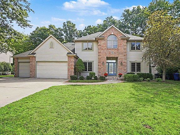 2nd image of 6006 Oak Hollow Ct