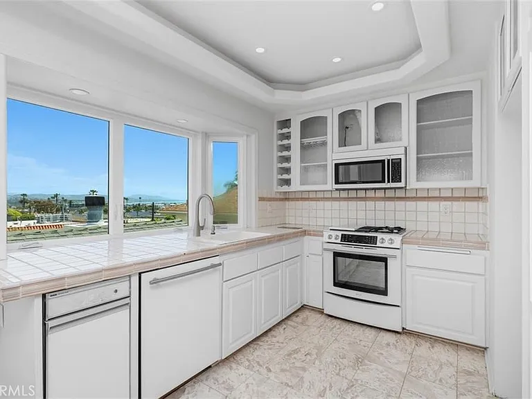 34032 Ruby Lantern St — Photo 18