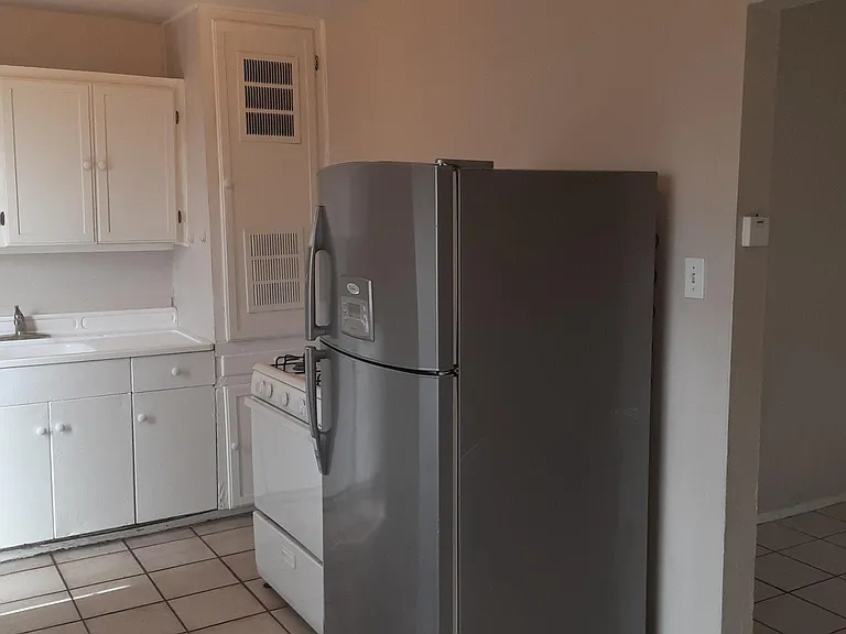 3826 Harrison Ave — Photo 7