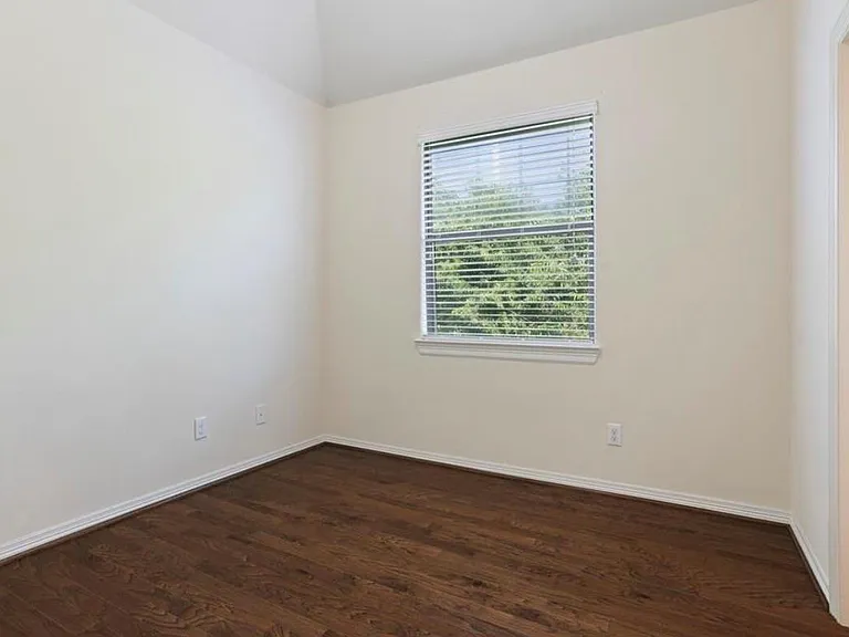 5503 Livorno Way — Photo 17