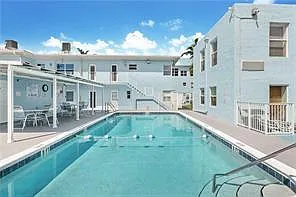315 Van Buren St #203B — Photo 14