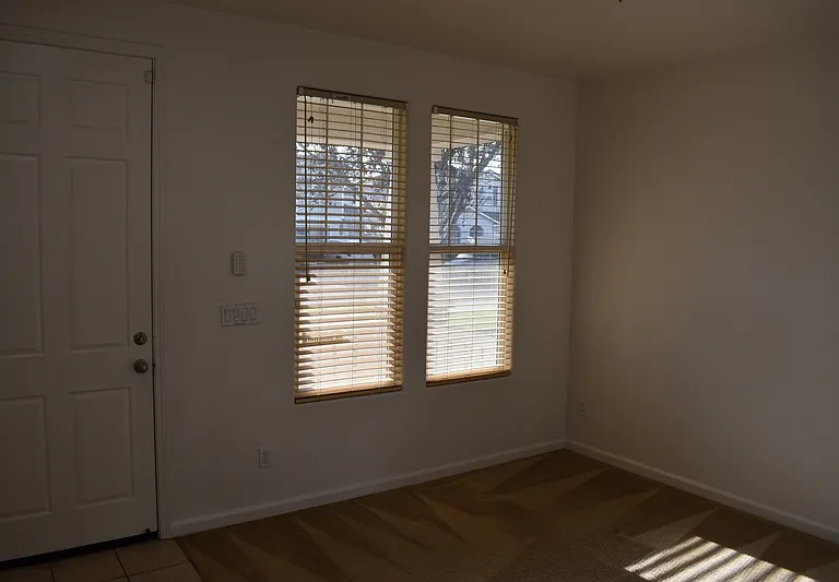 455 Beckman Way — Photo 5