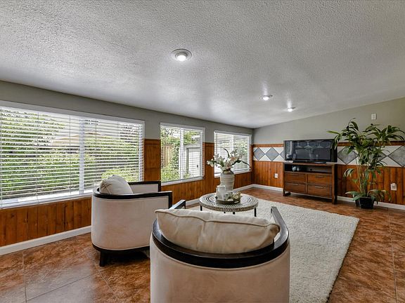 3rd image of 3513 Blenheim Ln