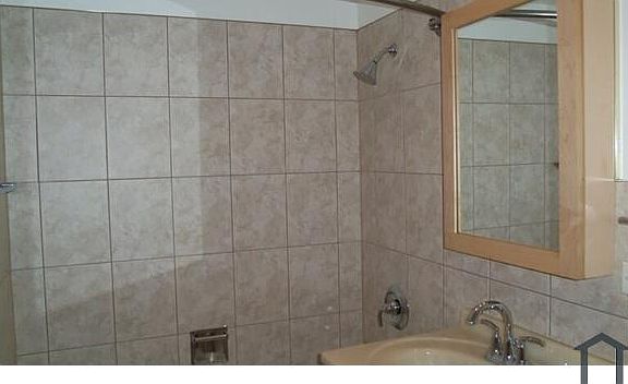 5th image of 10955 S Vernon Ave APT 1