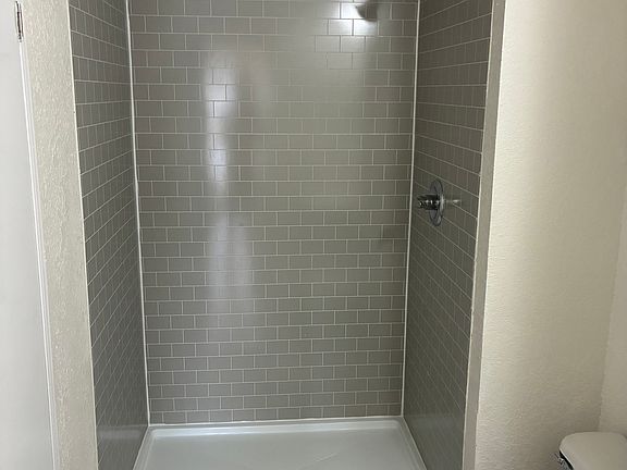 5th image of 5495 Williamsburg Ln