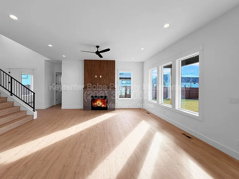 891 N Gracie Ave — Photo 6