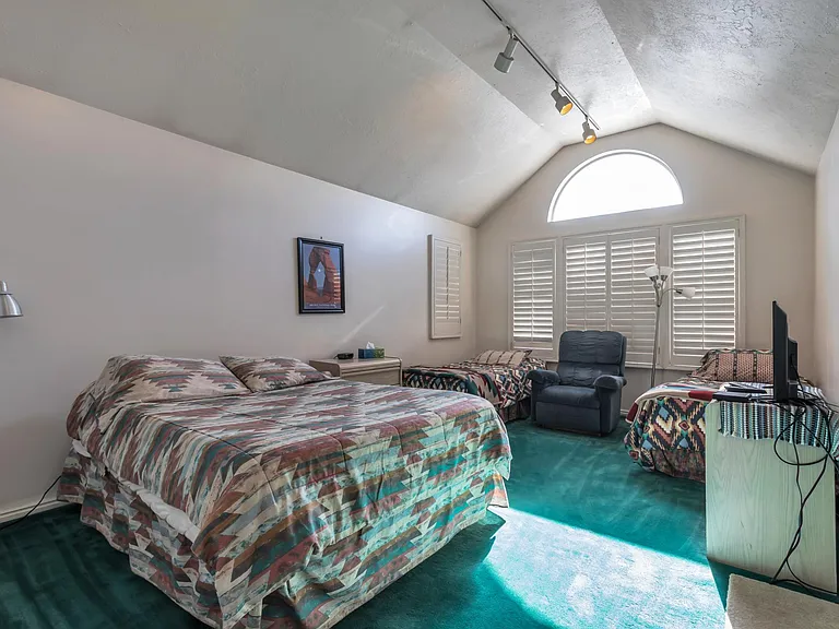 3563 E Wasatch Grove Ln — Photo 7