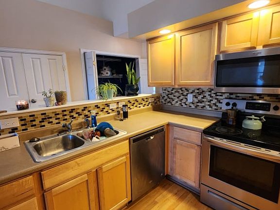 4th image of 510 Lucca Dr