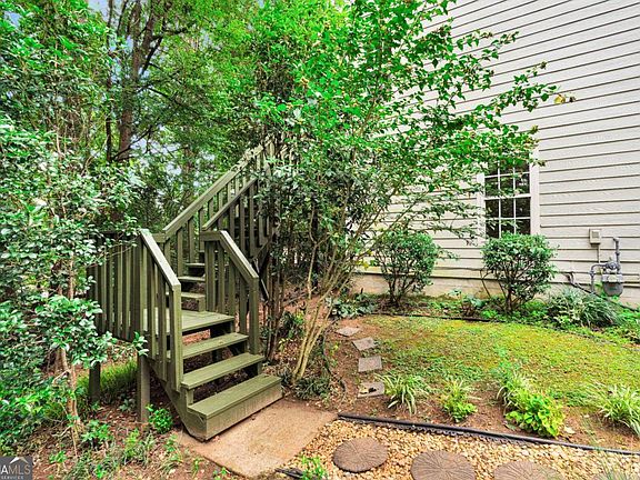 3rd image of 4005 Spring Cove Dr