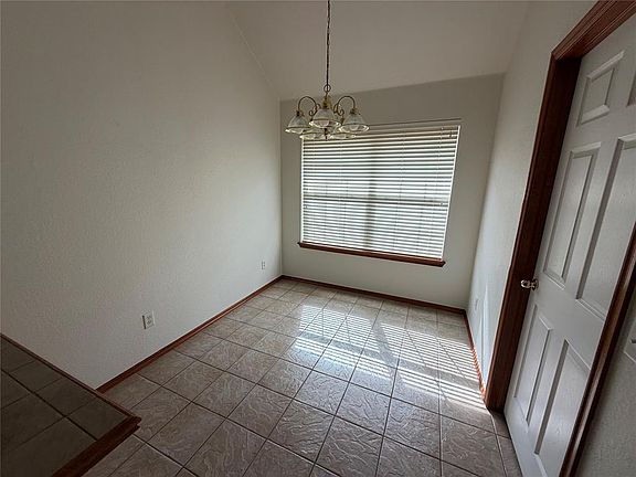 5th image of 8 SW 132nd St
