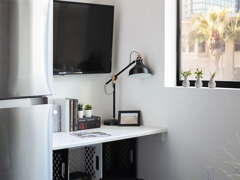 Ezabelle Apartments San Diego — Photo 20