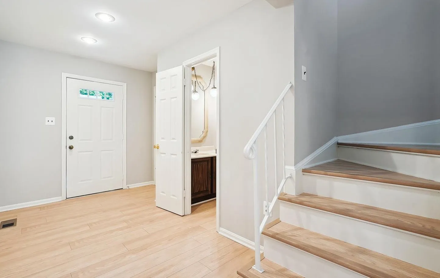 3 bed, 2.5 bath, 1650 sqft, $3,100 — Photo 4