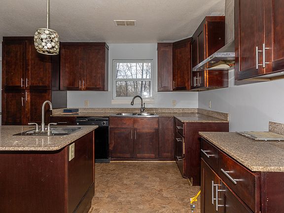4th image of 343 Private Road 2018