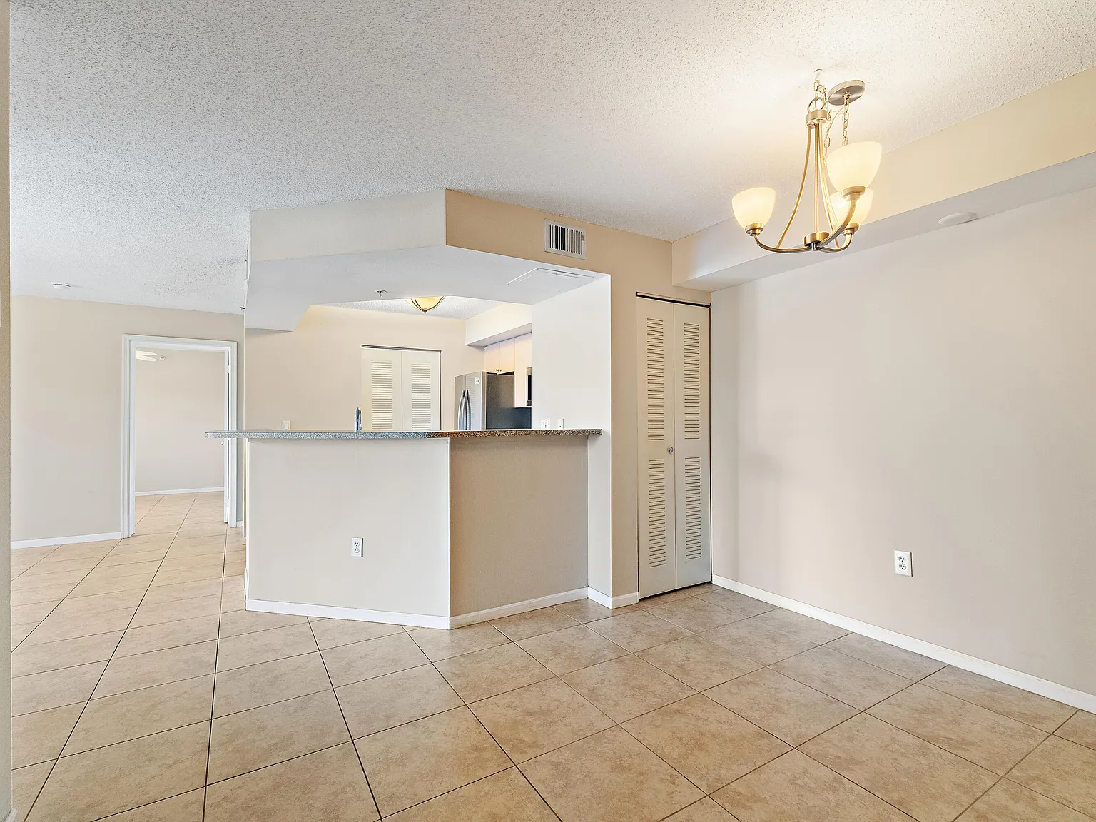 2 bed, 2.0 bath, 1067 sqft, $1,950 — Photo 4
