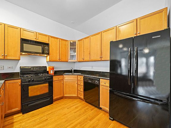 5th image of 1702 W Chicago Ave #A