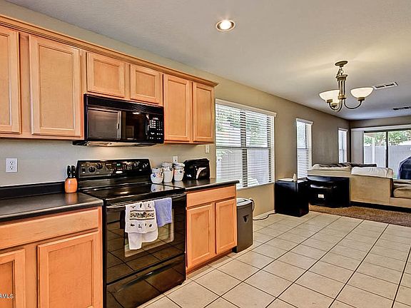 4th image of 680 E Woodsman Pl