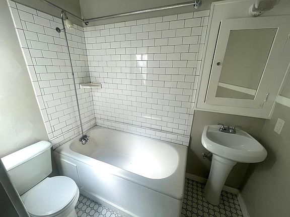 5th image of 463 W 6th St #H