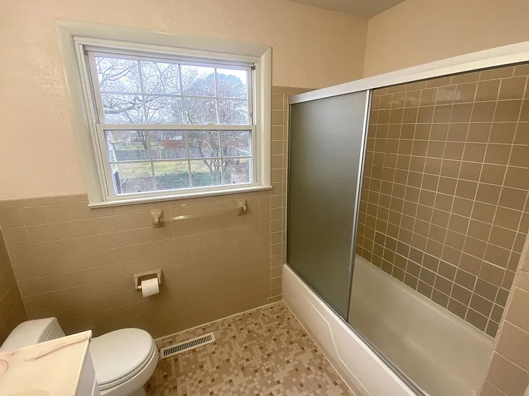 8225 Tabor Ct — Photo 17