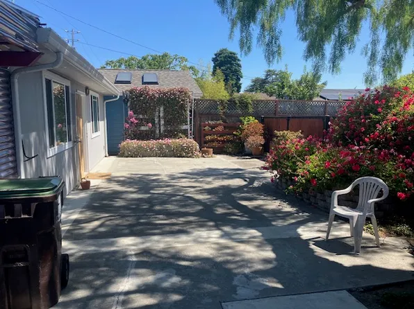 115 Marnell Ave #B, Santa Cruz, CA 95062