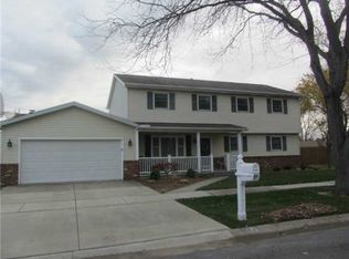 521 Indian Ridge Trl, Rossford, OH 43460