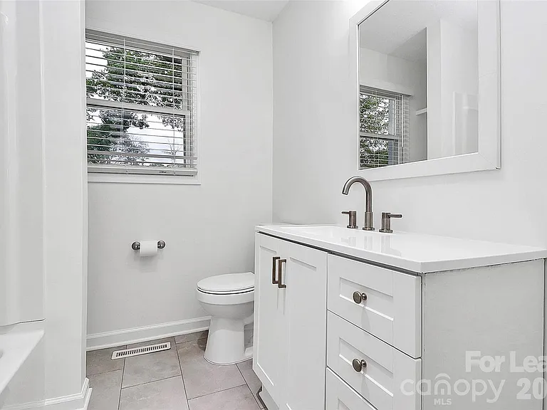 405 Pine St — Photo 11