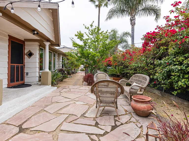 805 Regal Rd — Photo 36