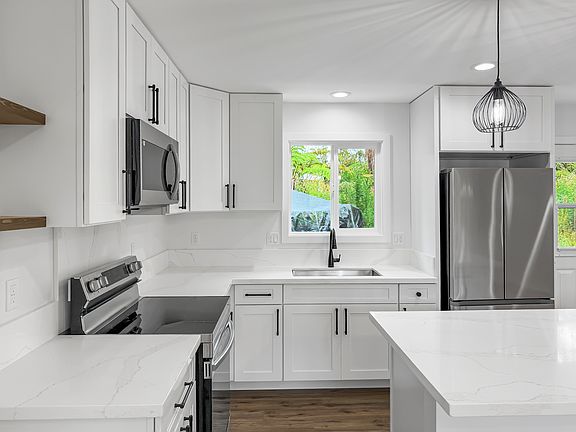 4th image of 11-3171 Mokuna St