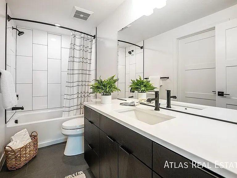 240 Osiander Street — Photo 14