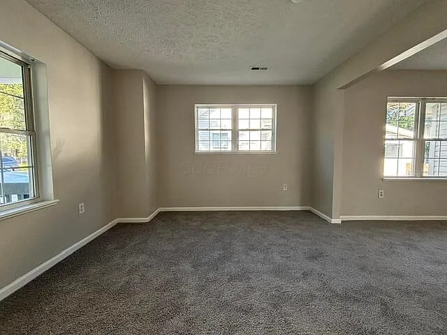 2 bed, 1.0 bath, 816 sqft, $1,300 — Photo 2