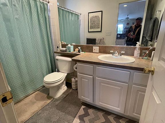 4th image of 1519 W Olive Ave #3B