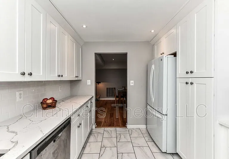 7802 Dassett Ct #T2 — Photo 10