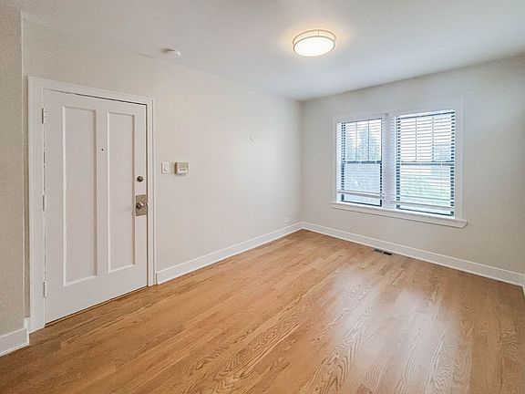 4th image of 1942-54 W Wilson Ave #1950-1Y