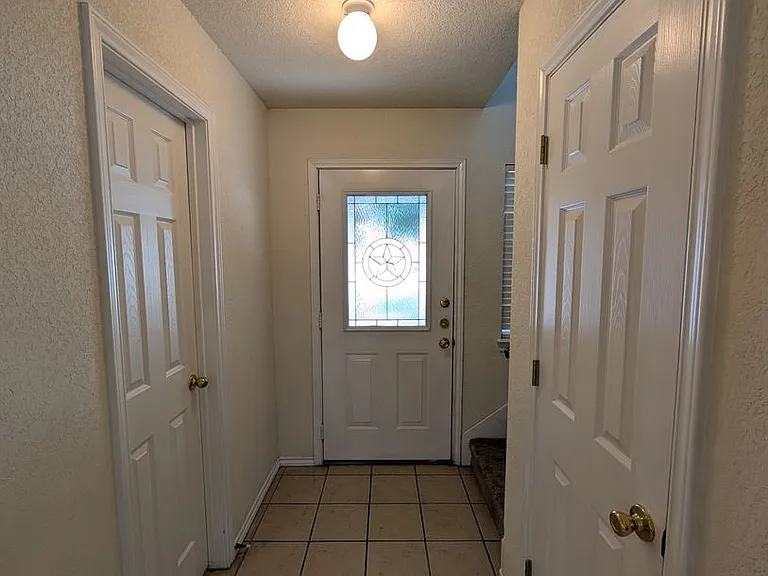 3014 Green Mountain Dr — Photo 3