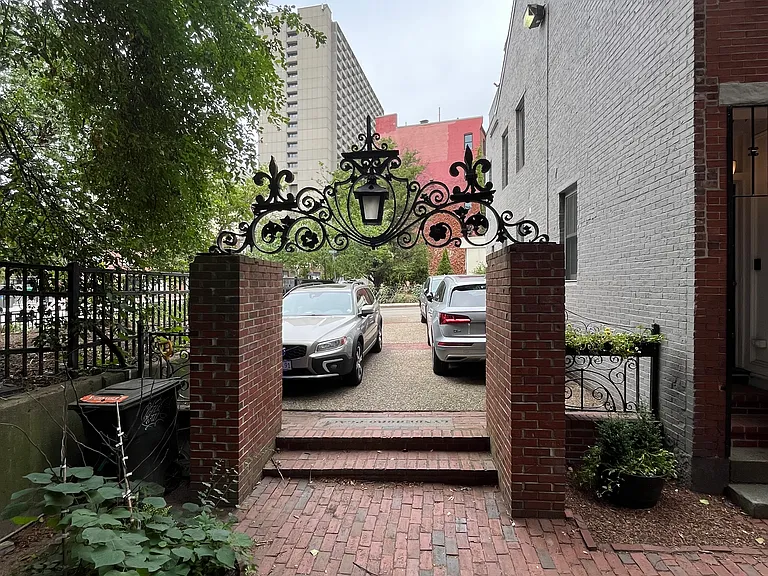 2 Lyndeboro Pl — Photo 28
