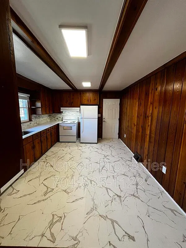 2 bed, 1.0 bath, $1,500 — Photo 2