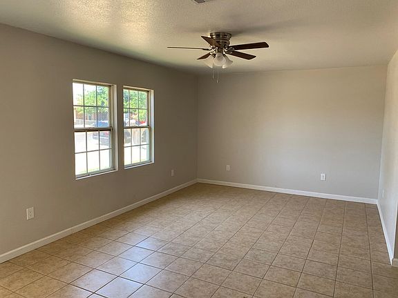 2nd image of 4604 N Jackson Ave