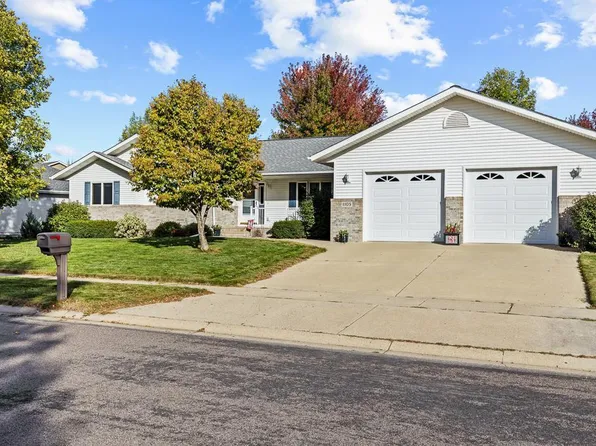 1105 David Dr, Marshall, MN 56258